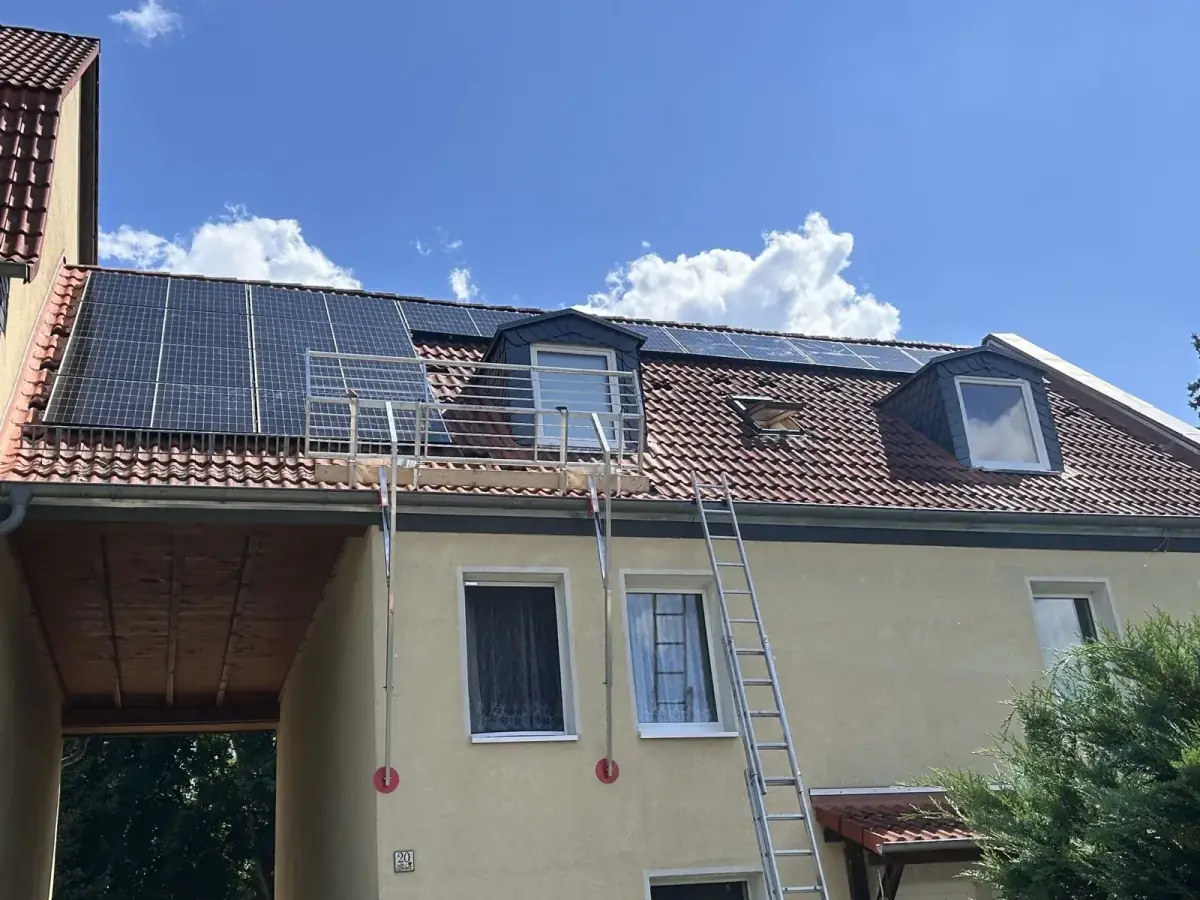PV-Anlage mit Gauben – Dresden